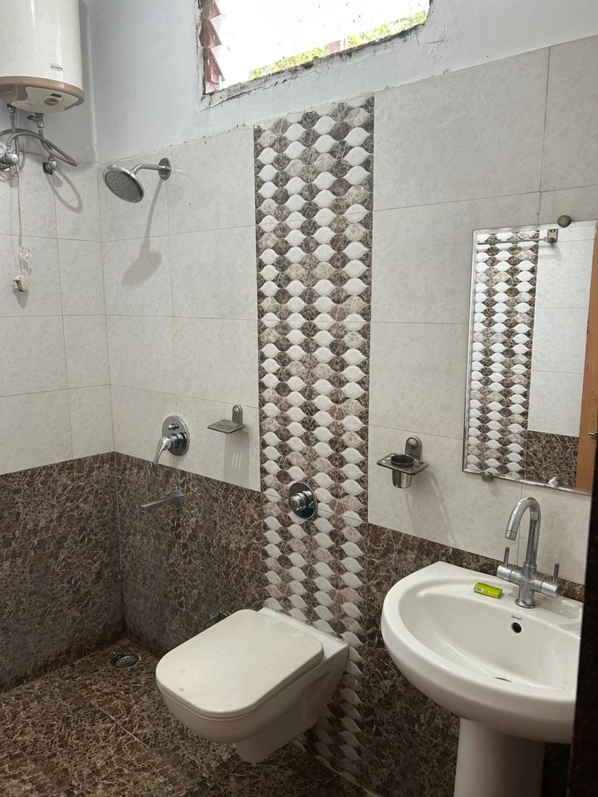 Hotel Tawa Plaza Itarsi Exterior photo